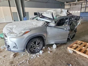 2017 TOYOTA HIGHLANDER