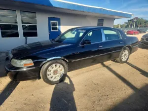 2009 LINCOLN TOWNCAR