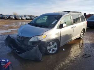 2015 TOYOTA SIENNA