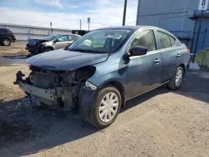 2017 NISSAN VERSA