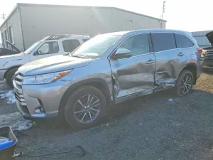 2017 TOYOTA HIGHLANDER