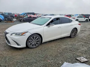 2020 LEXUS ES300