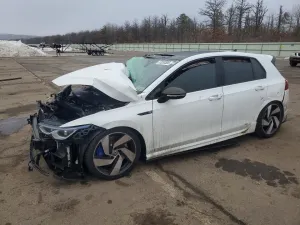 2024 VOLKSWAGEN GOLF