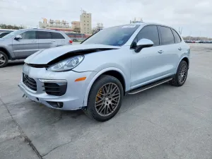2017 PORSCHE CAYENNE