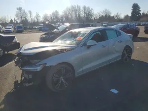 2019 VOLVO S60