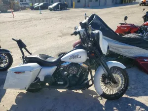 2013 HARLEY-DAVIDSON FL