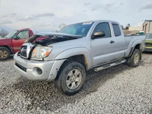 2011 TOYOTA TACOMA