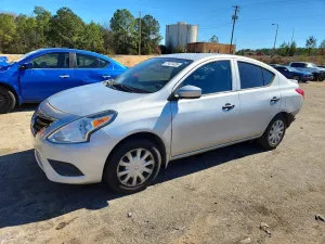 2016 NISSAN VERSA