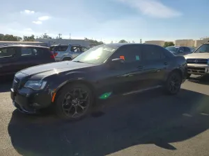 2019 CHRYSLER 300