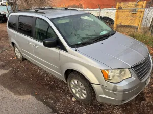 2010 CHRYSLER MINIVAN
