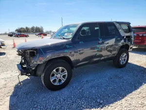 2023 TOYOTA 4RUNNER SE