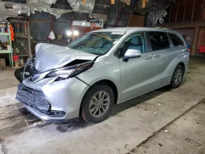 2023 TOYOTA SIENNA