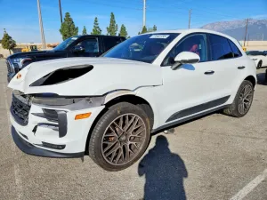 2019 PORSCHE MACAN