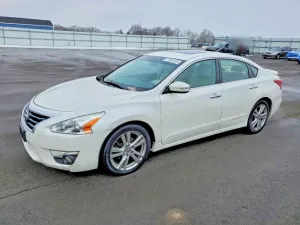2013 NISS ALTIMA