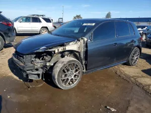 2013 VOLKSWAGEN GOLF