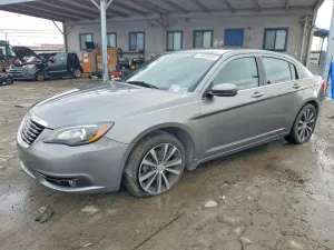2013 CHRYSLER 200
