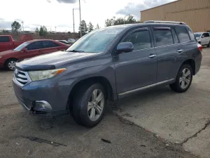2013 TOYOTA HIGHLANDER