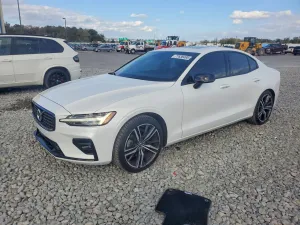 2021 VOLVO S60