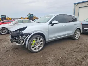 2017 PORSCHE CAYENNE