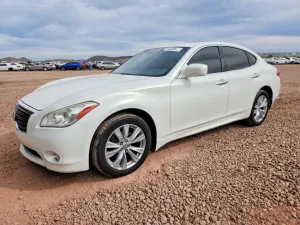2011 INFINITI M56