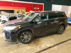 2017 TOYOTA HIGHLANDER