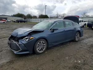 2019 TOYOTA AVALON