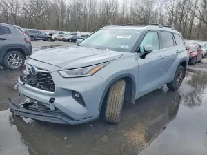 2022 TOYOTA HIGHLANDER