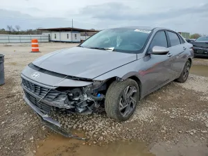 2024 HYUNDAI ELANTRA