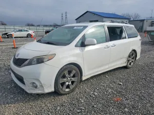 2014 TOYOTA SIENNA