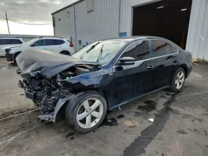 2014 VOLKSWAGEN PASSAT