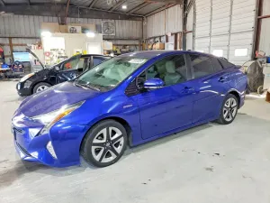2017 TOYOTA PRIUS