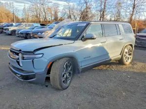2025 RIVIAN RIS