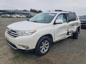 2013 TOYOTA HIGHLANDER