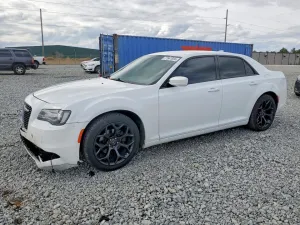 2019 CHRYSLER 300