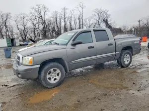 2005 DODGE DAKOTA