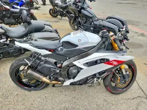 2015 YAMAHA YZF600