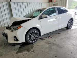 2015 TOYOTA COROLLA