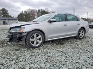 2013 VOLKSWAGEN PASSAT