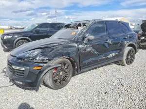 2015 PORSCHE CAYENNE