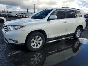 2011 TOYOTA HIGHLANDER