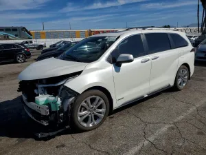 2021 TOYOTA SIENNA