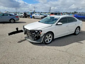 2013 VOLKSWAGEN PASSAT