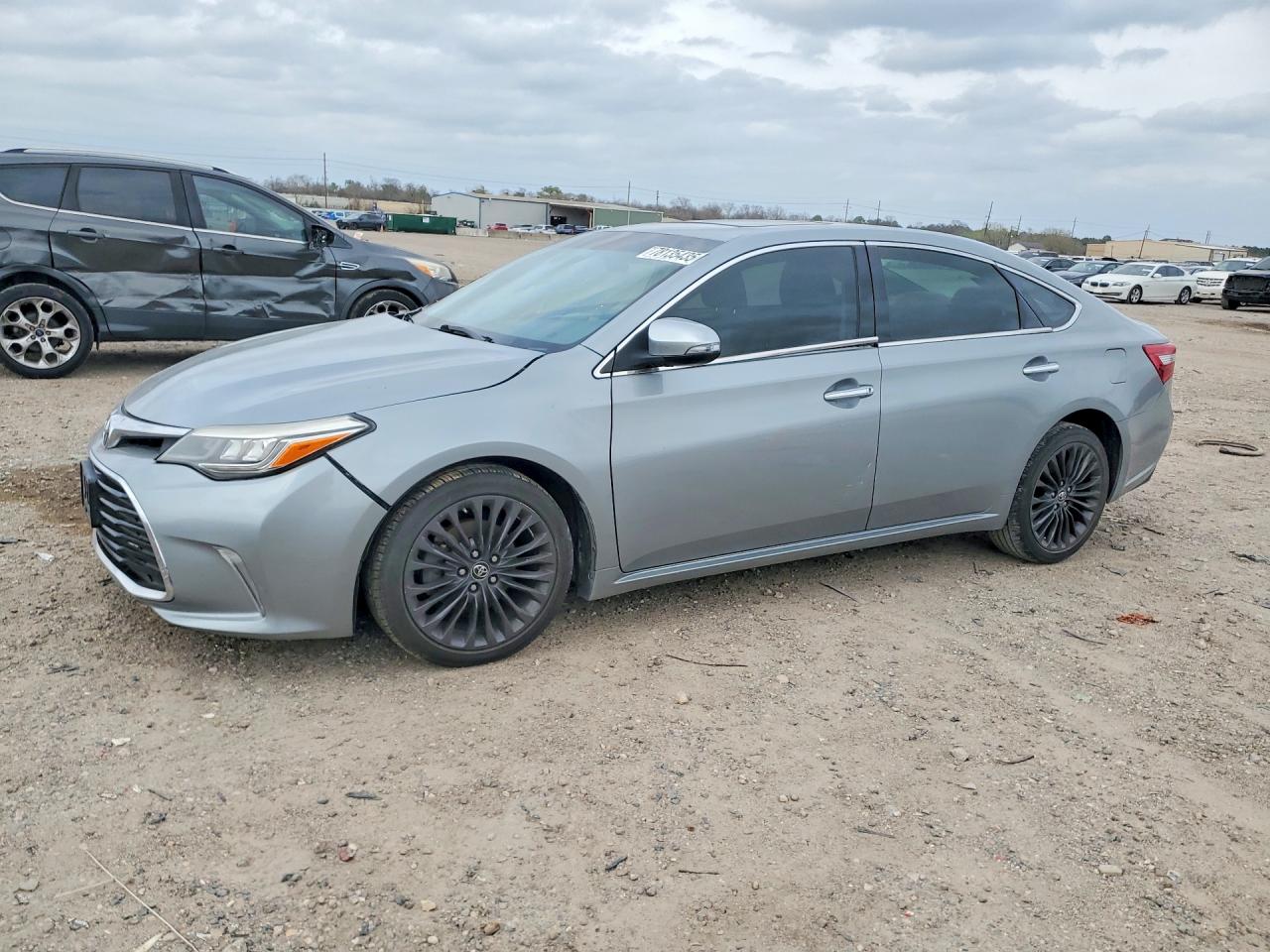 2016 TOYOTA AVALON