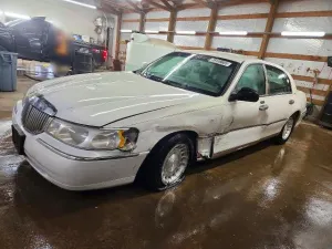 2001 LINCOLN TOWNCAR