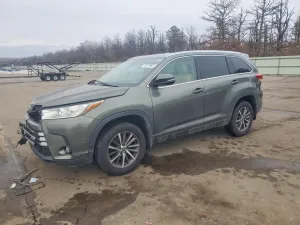 2017 TOYOTA HIGHLANDER