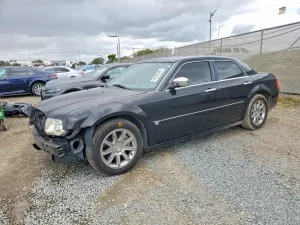 2005 CHRYSLER 300