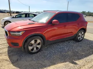 2020 VOLVO XC40