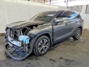 2022 TOYOTA HIGHLANDER