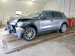 2019 PORSCHE CAYENNE