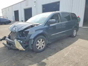 2013 CHRYSLER MINIVAN